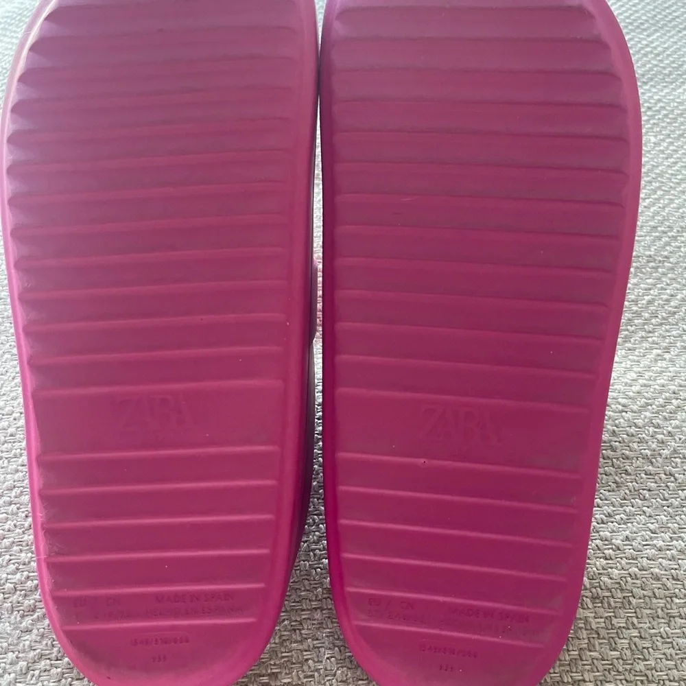 Zara Kids Fuchsia Slippers